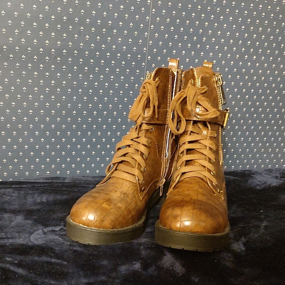 Brown Lace-Up Women's Boots